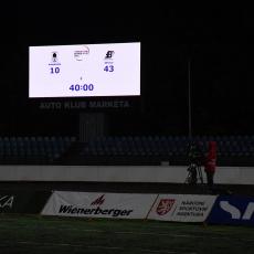 Na ukazateli skore bylo možné už sledovat i časomíru