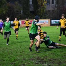 Dragon Brno v zeleném a Praga v černožlutém, takto vybarvení usilovali o konečné páté místo v nebarevném poháru (Foto: Petr Skála)