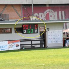 V tuto chvíli se vědělo, že při další položené pětce Slavie nebude možné na výsledkové tabuli uvádět celé průběžné skore zápasu
