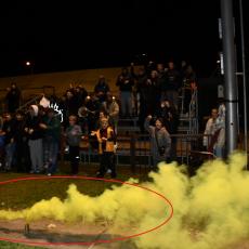 Pyrotechnika pronesená na hřišti Sparty Praha