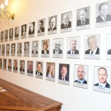 Tablo ministrů školství mládeže a tělovýchovy novým ministrem zahájí čtvrtou řadu ...